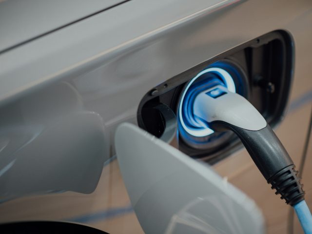 2507-car-charge-revma